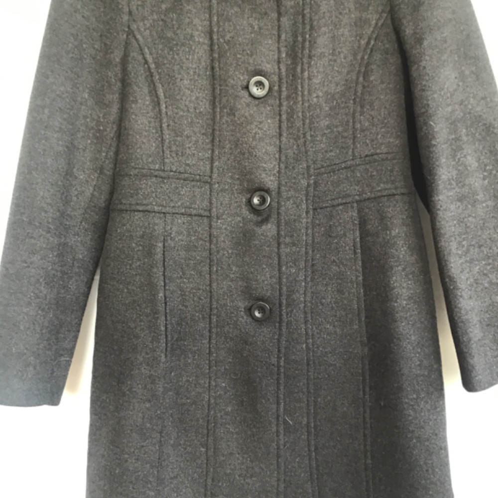 Quality Coat - Picture 7 of 9